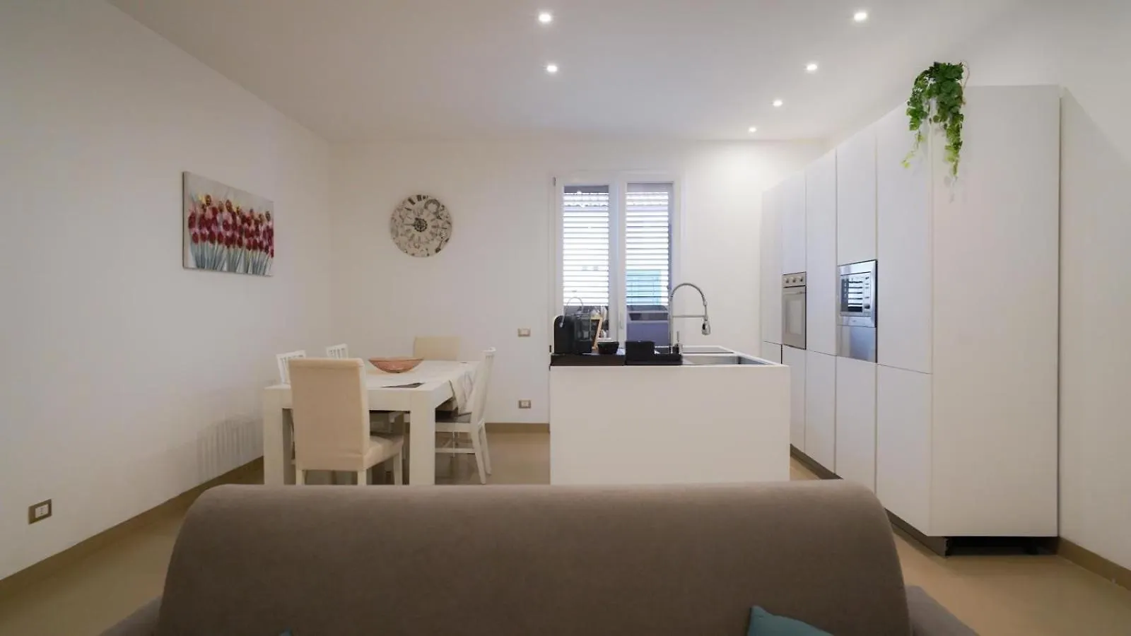 Marina Sea Apartments-Seaside Boutique Palermo 0*,