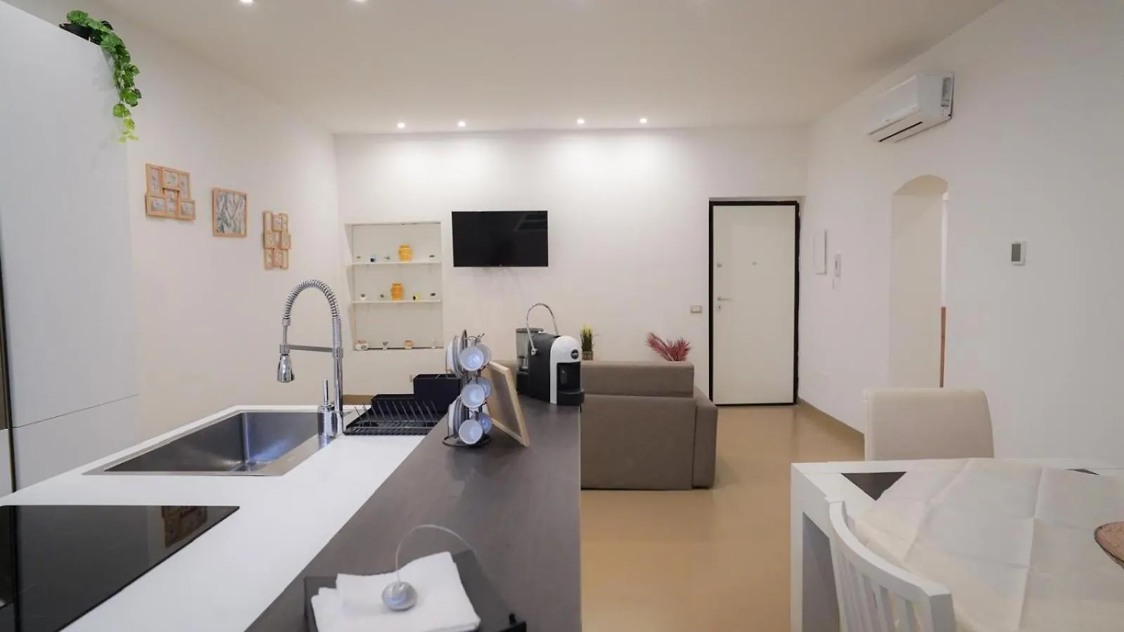 Marina Sea Apartments-Seaside Boutique Palermo