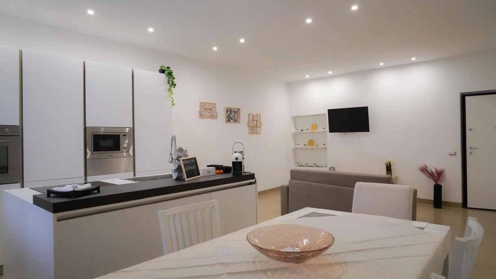 Marina Sea Apartments-Seaside Boutique Palermo Italy